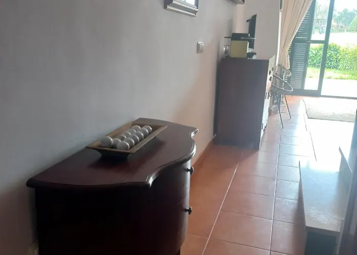 Olhando Um Campo De Golf Islantilla